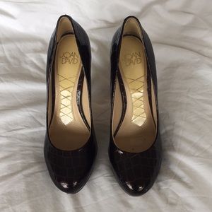 Joan & David patent leather croc embossed pumps